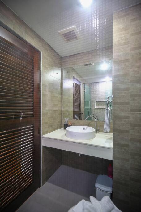 อพาร์ทเม้น Luxury Living In Heart Of Nimman
