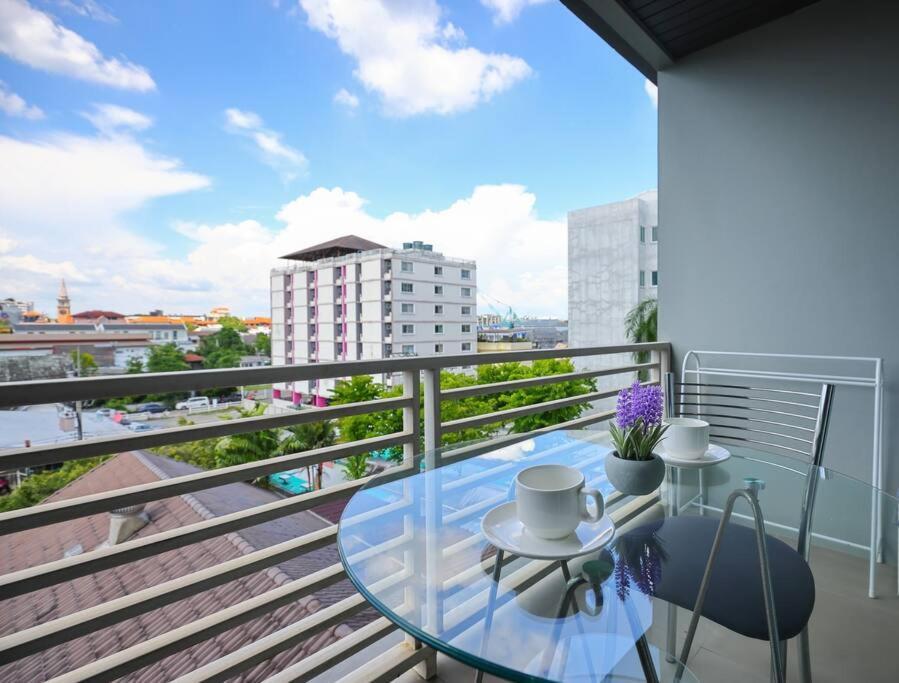 Luxury Living In Heart Of Nimman